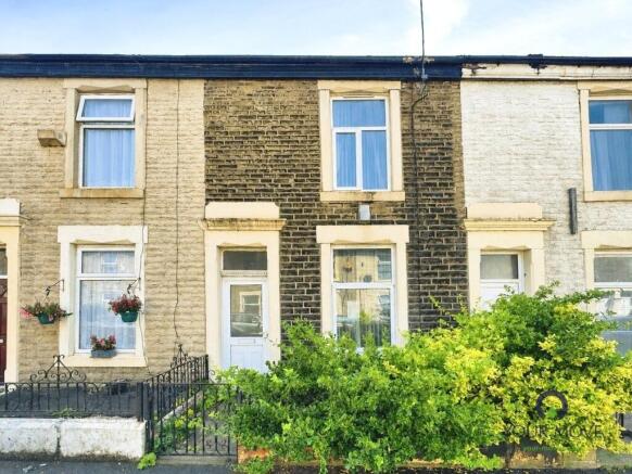 2 bed property, in Newton Street, £77,000