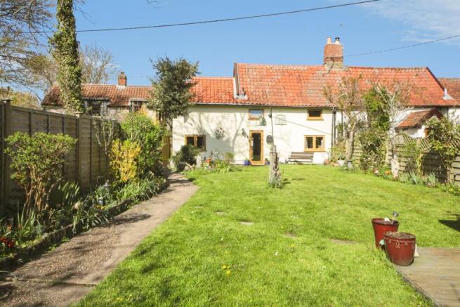 3 bed property, in Fenn Street, £300,000
