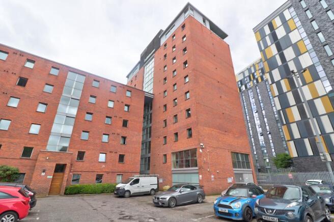 1 bed property, in South Hall Street, £180,000