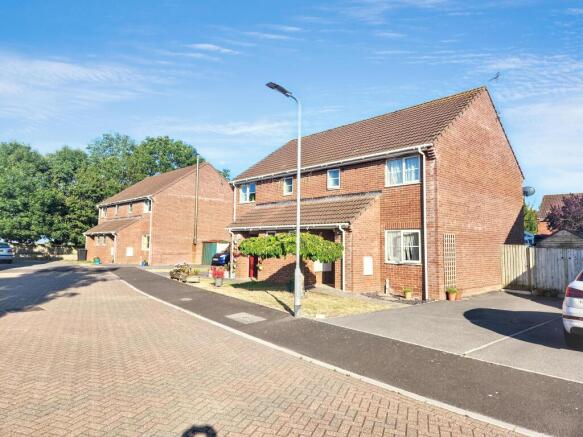 3 bed property, in 6 Little Plover Close, £165,000