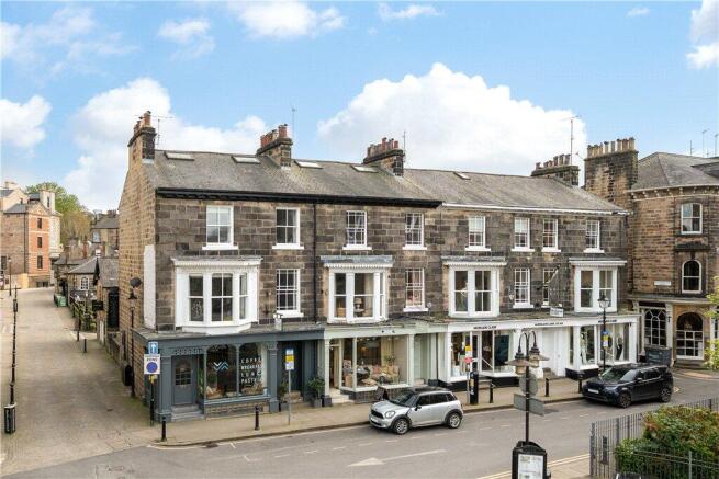 3 bed property, in Montpellier Gardens, £900,000