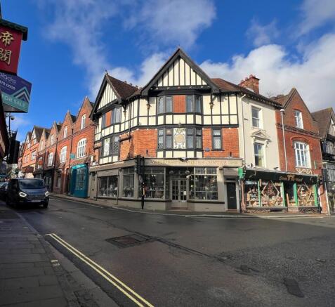 6 bed property, in High Street, £1,000,000