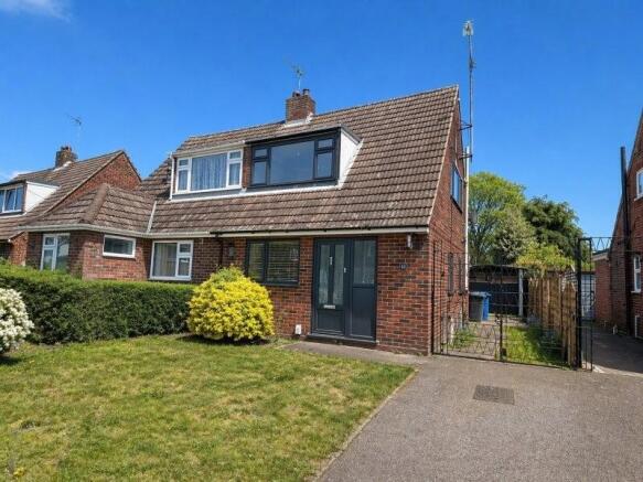3 bed property, in Temple Road, £275,000