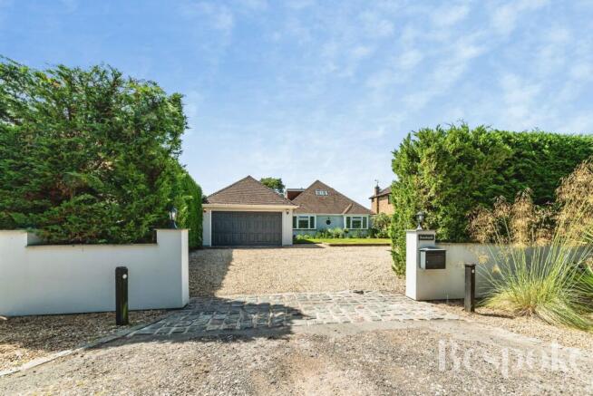 4 bed property, in Sussex Lane, £985,000