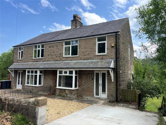 3 bed property, in New Road, £350,000
