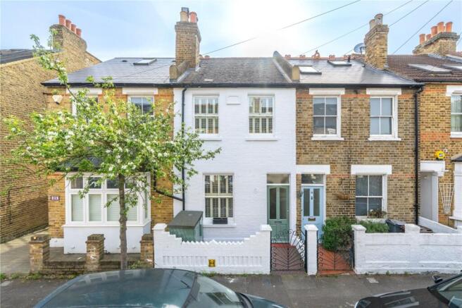 2 bed property, in Eve Road, £825,000