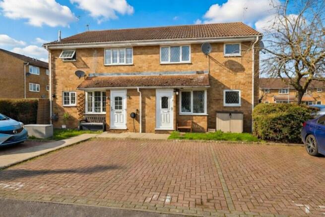 1 bed property, in Newcombe Rise, £325,000