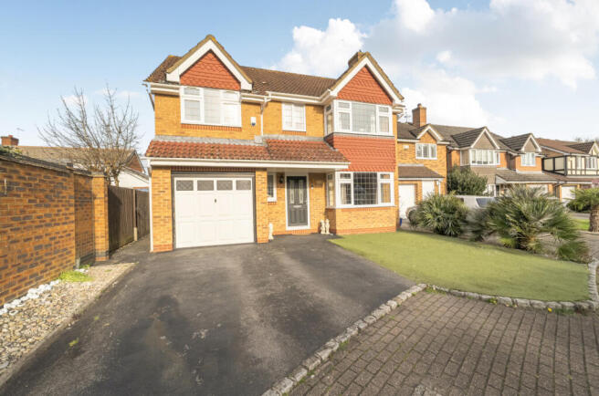4 bed property, in Abelia Close, £775,000