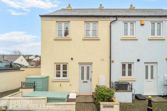 4 bed property, in Scholars Walk, £310,000
