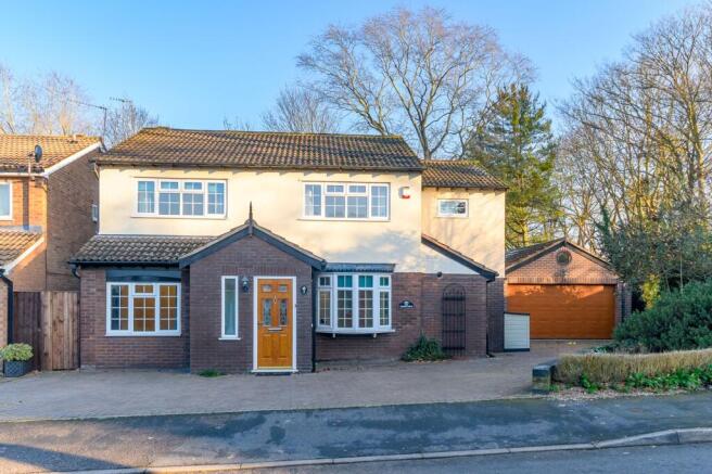 6 bed property, in Dodd Avenue, £770,000