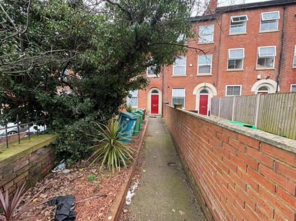 8 bed property, in 10 Wellington Square, £340,000