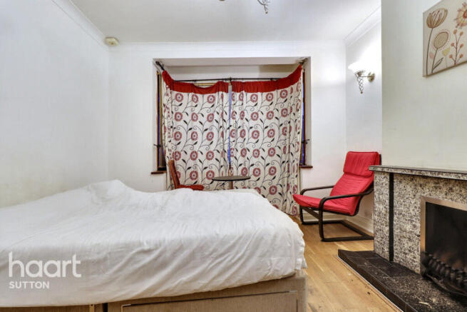 3 bed property, in Rosehill Avenue, £550,000
