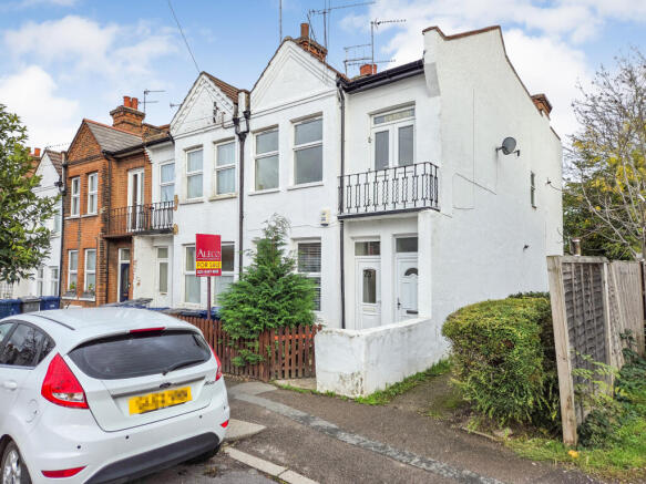 2 bed property, in 75 Welbeck Road, £175,000