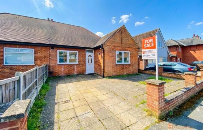 2 bed property, in Northdown Drive, £280,000
