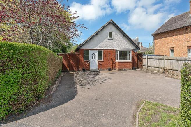 4 bed property, in Forest Road, £395,000