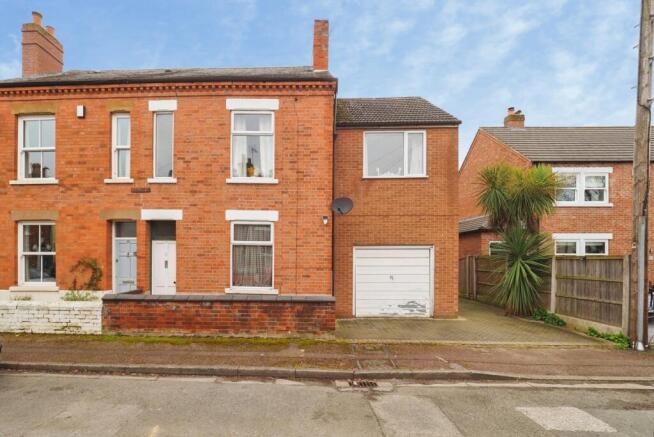 3 bed property, in Gladstone Street, £375,000