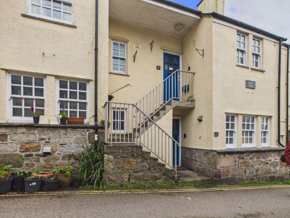 2 bed property, in Mousehole, £135,000