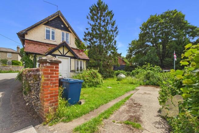 2 bed property, in The Street, £290,000