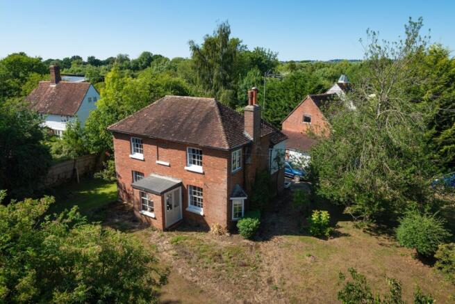 3 bed property, in Stonestile Road, £750,000