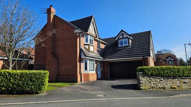 4 bed property, in 68 Waterslea Drive, £535,000