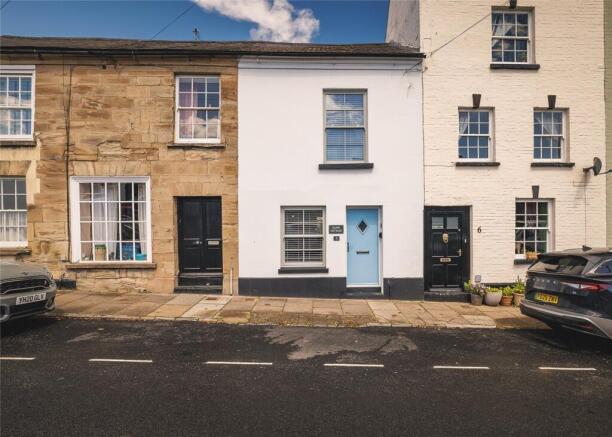 2 bed property, in New Street, £240,000
