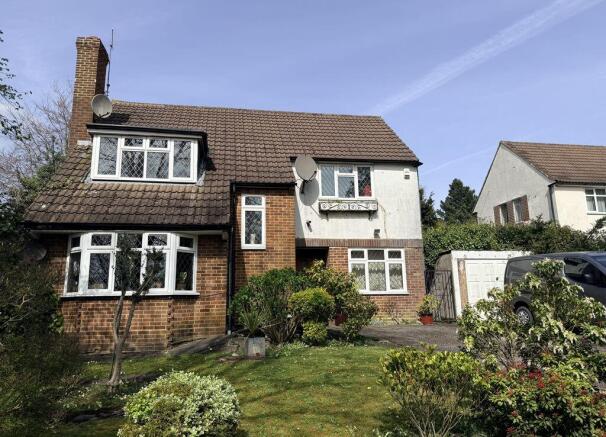 4 bed property, in Church Road, £895,000