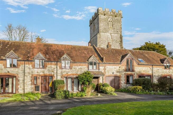 3 bed property, in Fields Barn, £395,000