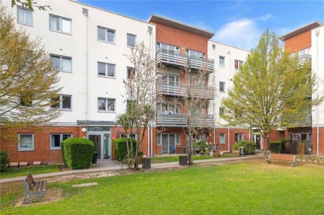 2 bed property, in Hawker Place, £300,000