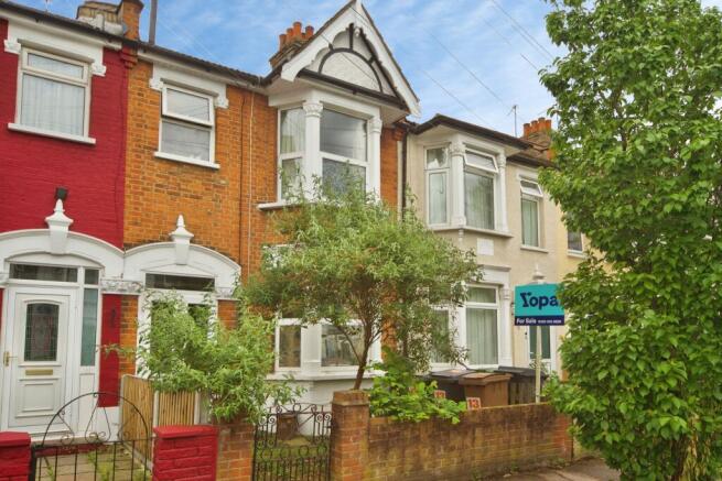 3 bed property, in Empress Avenue, £525,000