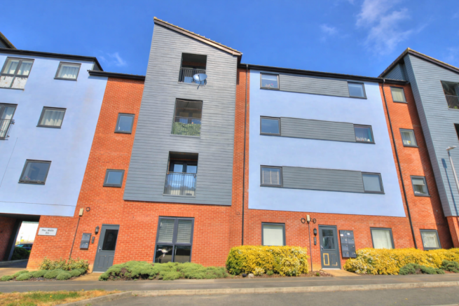 1 bed property, in Harley Drive, £170,000