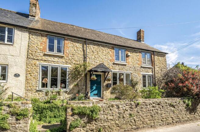 3 bed property, in Brister End, £375,000