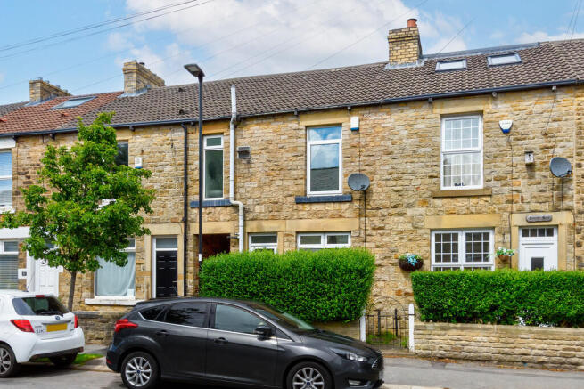 2 bed property, in Duncan Road, £225,000