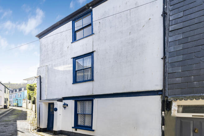 2 bed property, in Above Town, £350,000
