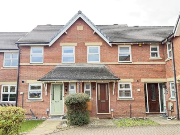2 bed property, in 21 West Cliffe Square, £200,000