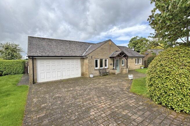3 bed property, in 15 Heber Drive, £375,000