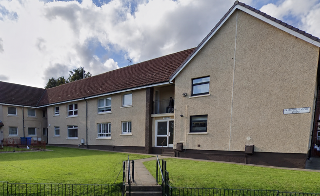 4 bed property, in Huntingtower Road, £115,000