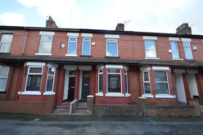 4 bed property, in 53 Furness Road, £250,000