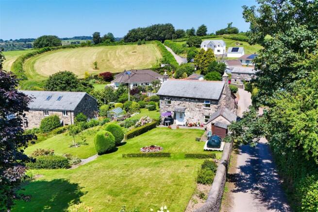 3 bed property, in Loxhore, £530,000