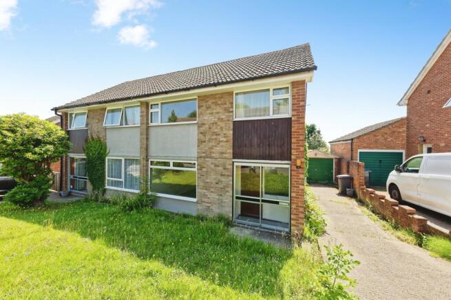 3 bed property, in Crossways, £290,000