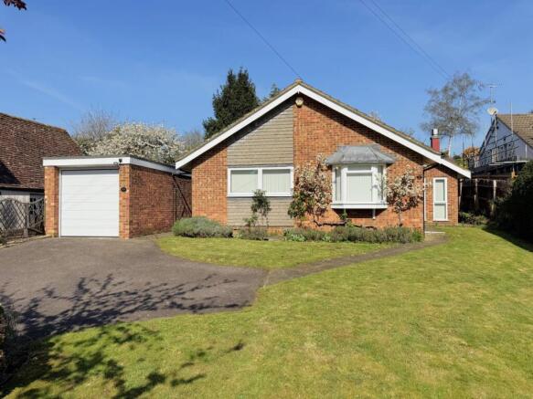 3 bed property, in High Street, £500,000