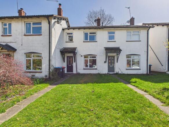 3 bed property, in Wells Close, £220,000