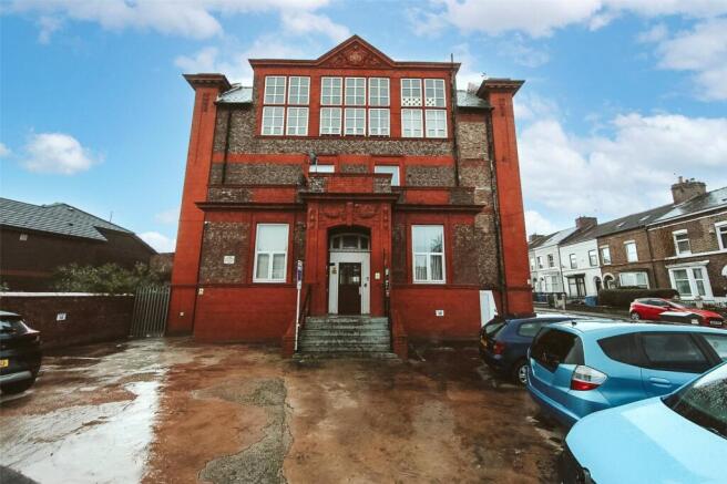 1 bed property, in Wellington Street, £30,000