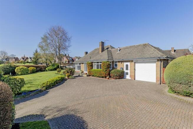 3 bed property, in Newbold Road, £450,000