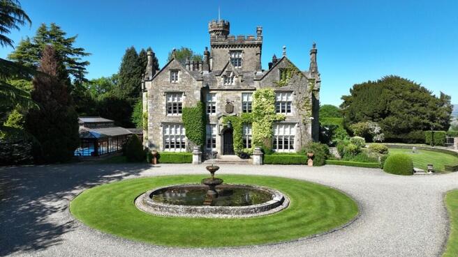 8 bed property, in Storrs Hall Estate, £10,000,000