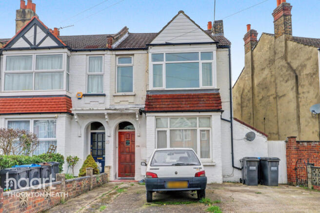 1 bed property, in Lincoln Road, £275,000