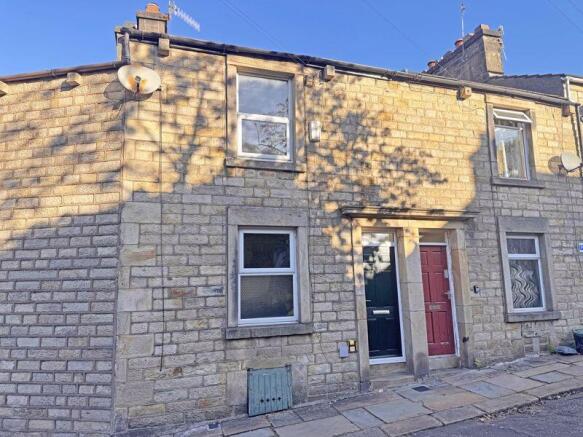 2 bed property, in 9 De Vitre Street, £152,500