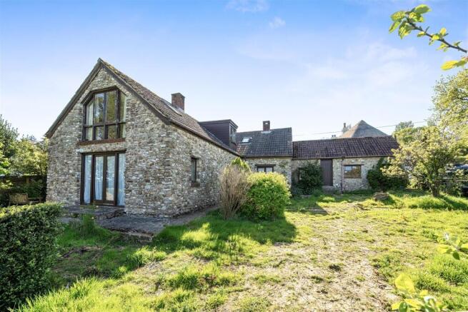 2 bed property, in Ham, £395,000