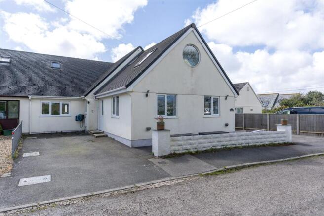 5 bed property, in Trevean Way, £525,000