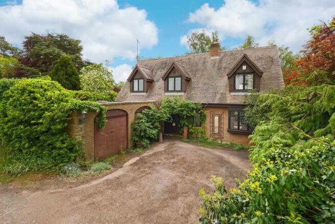 4 bed property, in Stable Lane, £725,000