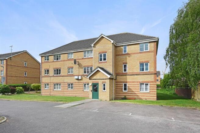 2 bed property, in Windmill Drive, £272,500